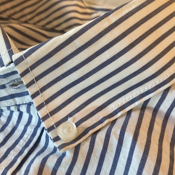 Gap size Medium blue stripe button up shirt - Picture 4 of 6